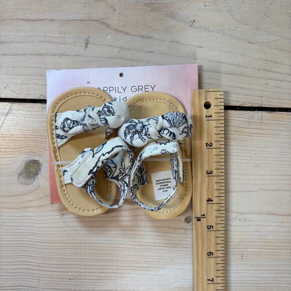 Happily Grey Kids NWT Toddler Girls' Blue Floral Sandals Size 4 - Picture 4 of 4